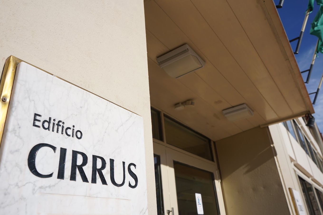 Cirrus Apart